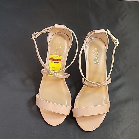 BRAND NEW THALIA SOLID DARRIN SCRAPPY SANDALS WOMEN'S SHOES - Picture 2 of 16